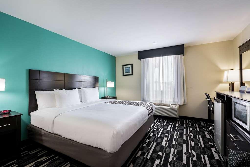Baymont By Wyndham Oklahoma City Bricktown Room photo